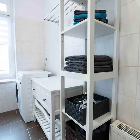 Lutherviertel-balkonapartment Mit 2 Schlafzimmern 公寓 开姆尼茨