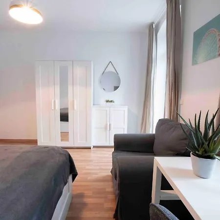 Lutherviertel-balkonapartment Mit 2 Schlafzimmern 开姆尼茨