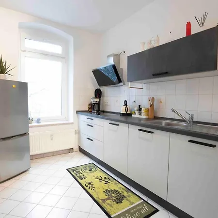 Lutherviertel-balkonapartment Mit 2 Schlafzimmern 公寓 开姆尼茨
