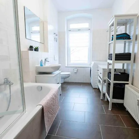 Lutherviertel-balkonapartment Mit 2 Schlafzimmern 开姆尼茨