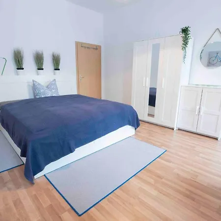 Lutherviertel-balkonapartment Mit 2 Schlafzimmern 公寓