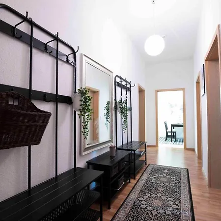 Lutherviertel-balkonapartment Mit 2 Schlafzimmern 开姆尼茨
